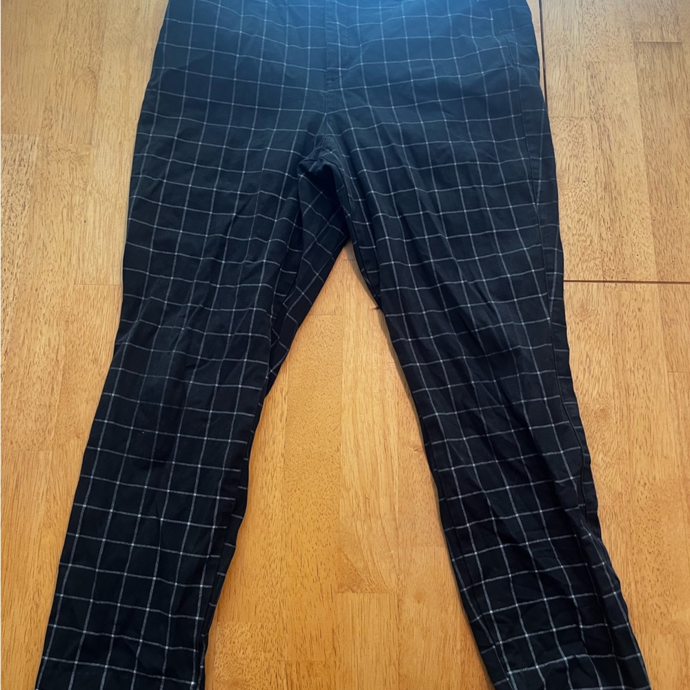 Woman’s size 12 black and white pinstripes old navy pixie pants